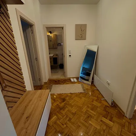 Lex Apartment *